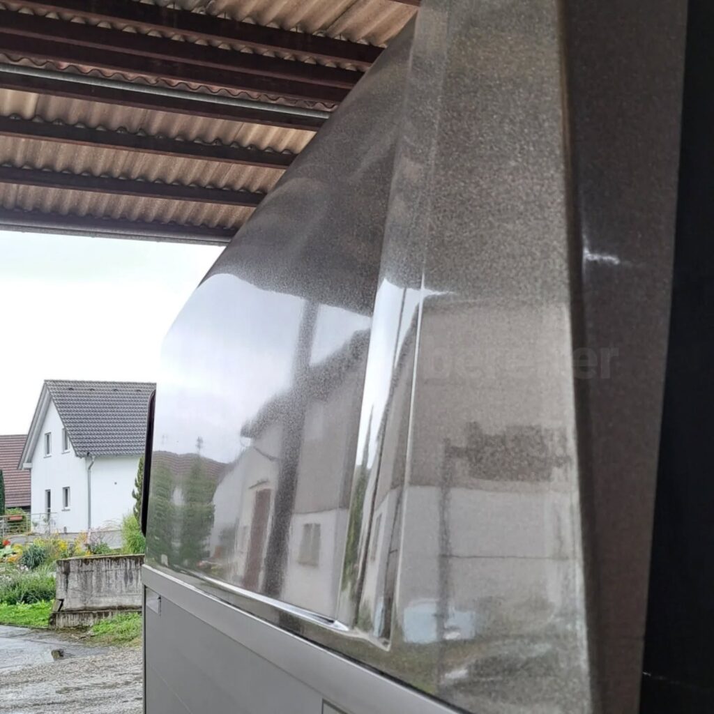 Aufbereitung eines Humbaur Pferdeanhängers